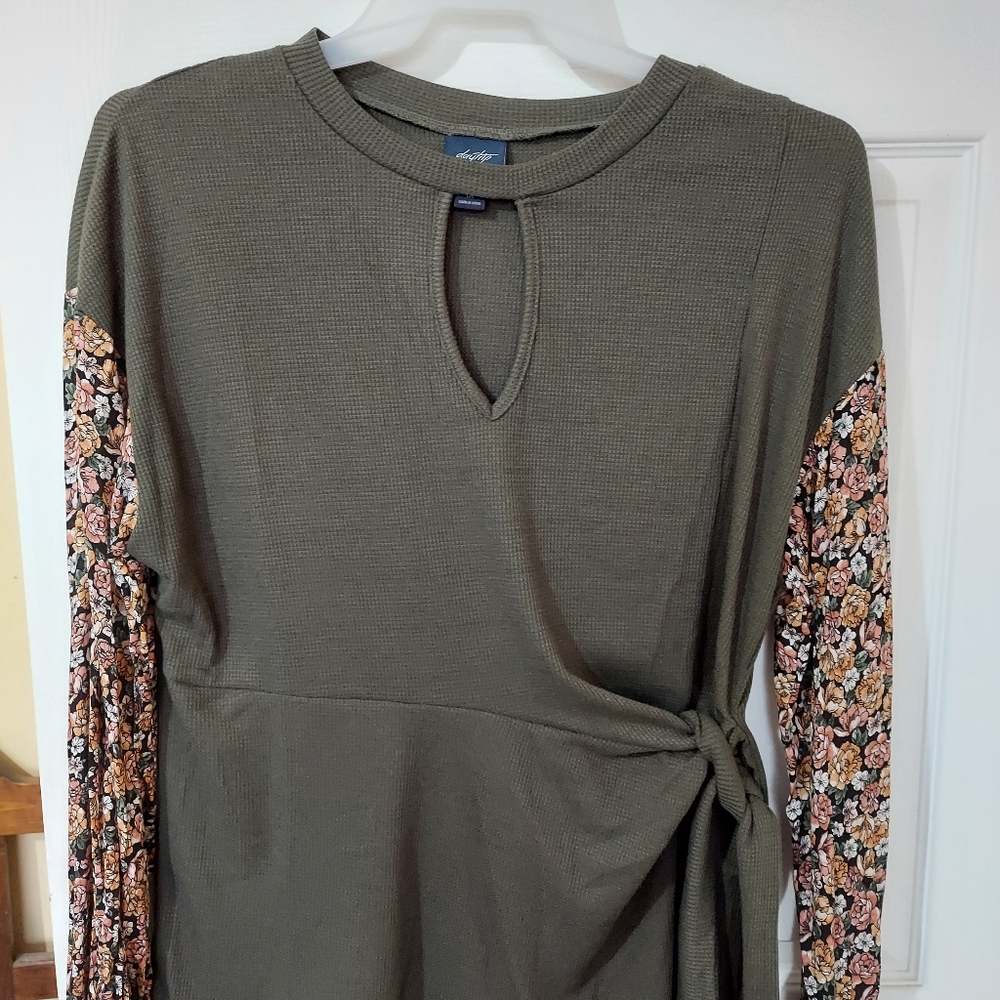 Womens long sleeved shirt